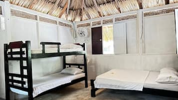 Cabaña familiar | Sábanas de algodón egipcio, ropa de cama de alta calidad y escritorio