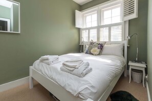 2 chambres, fer et planche à repasser, accès à Internet, literie fournie