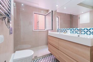 Een douche, een haardroger