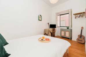 2 bedrooms, iron/ironing board, Internet, bed sheets - Cosy 2 bed flat with terrace near Av Liberdade (Lisboa)