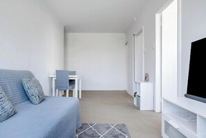 テレビ、書斎 / ワークスペース