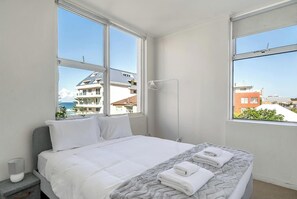 1 quarto, acesso à internet, roupa de cama