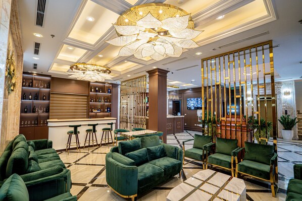 Exterior - Luxury Hotel (Van Giang)