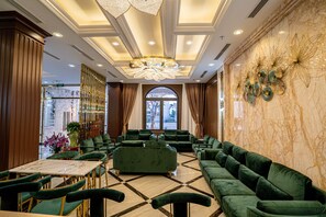 Lobby - Luxury Hotel (Van Giang)