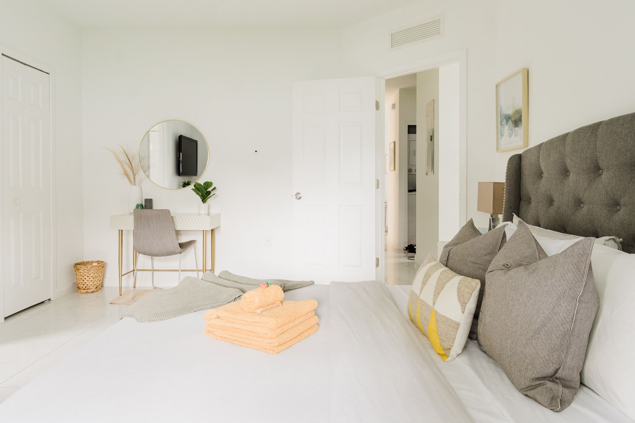 NEW BUILD! Luxury 3 Bedroom / 2 Bathroom Private Clean Home - MIAMI☀️🏝