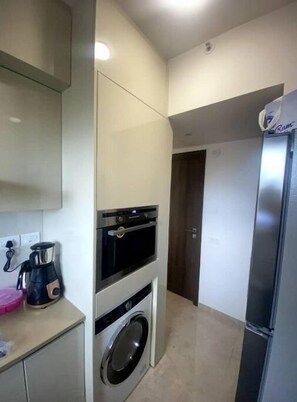 Private kitchen - 1 BHK at Hiranandani Powai (Ocean Heights)