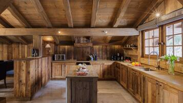 Réfrigérateur, micro-ondes, four, lave-vaisselle