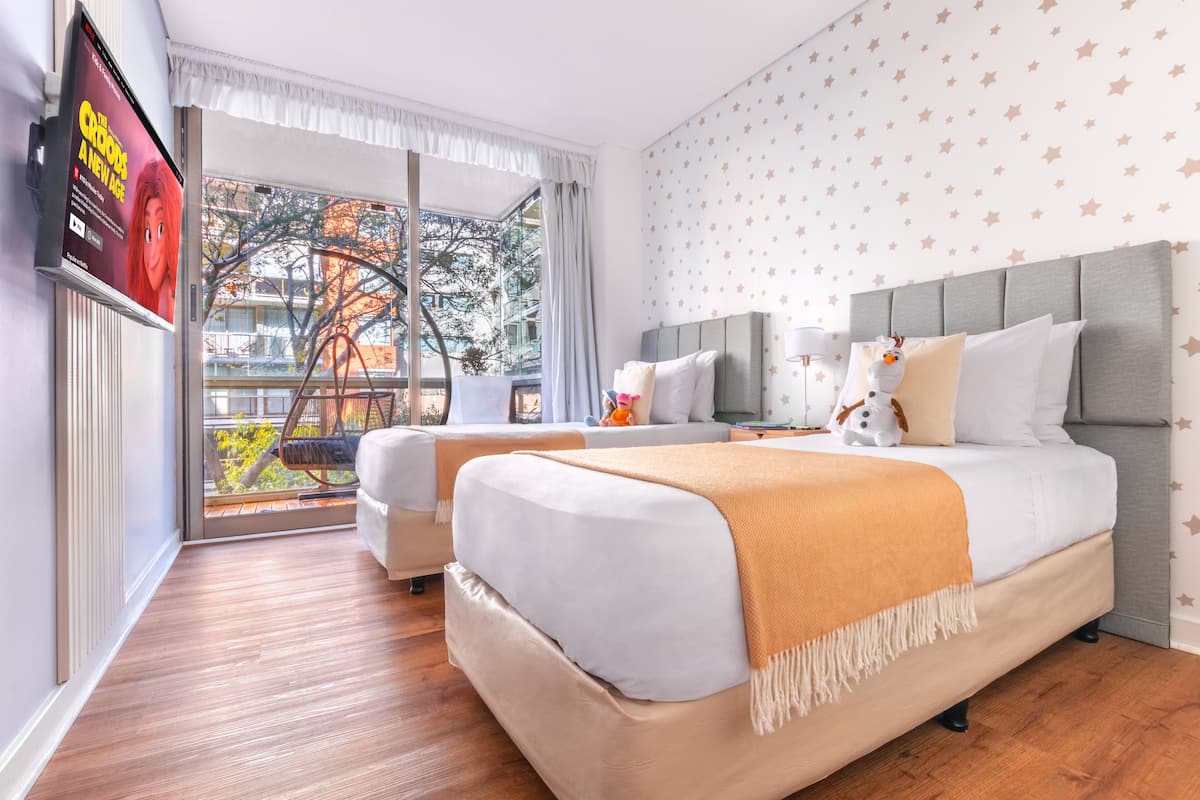 Grand Apartment | 2 bedrooms, in-room safe, individually decorated, individually furnished
