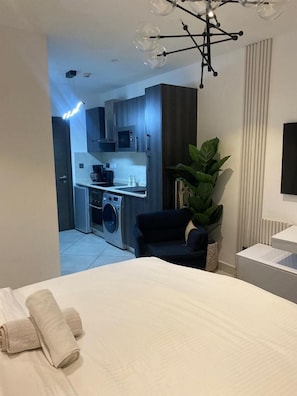 Sängtillbehör av högsta kvalitet, Tempur-Pedic-madrasser och minibar