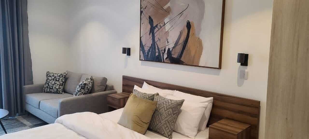 Premium bedding, Tempur-Pedic beds, minibar, in-room safe