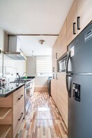 Refrigerador, microondas, horno, tostadora