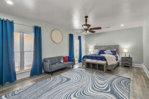 3 bedrooms, iron/ironing board, WiFi, bed sheets