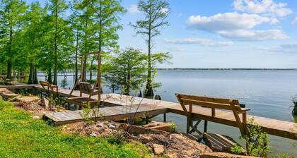 Cozy Lake Front Home