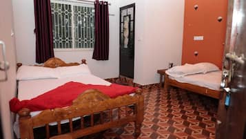4 bedrooms, bed sheets