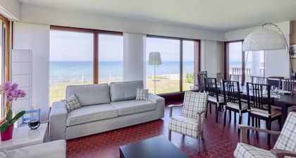 Villa les Sternes, en bord de plage avec vue mer à 180°