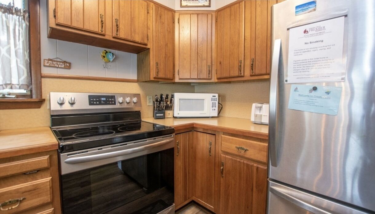 Beautiful waterfront cottage with dock and fire pit 