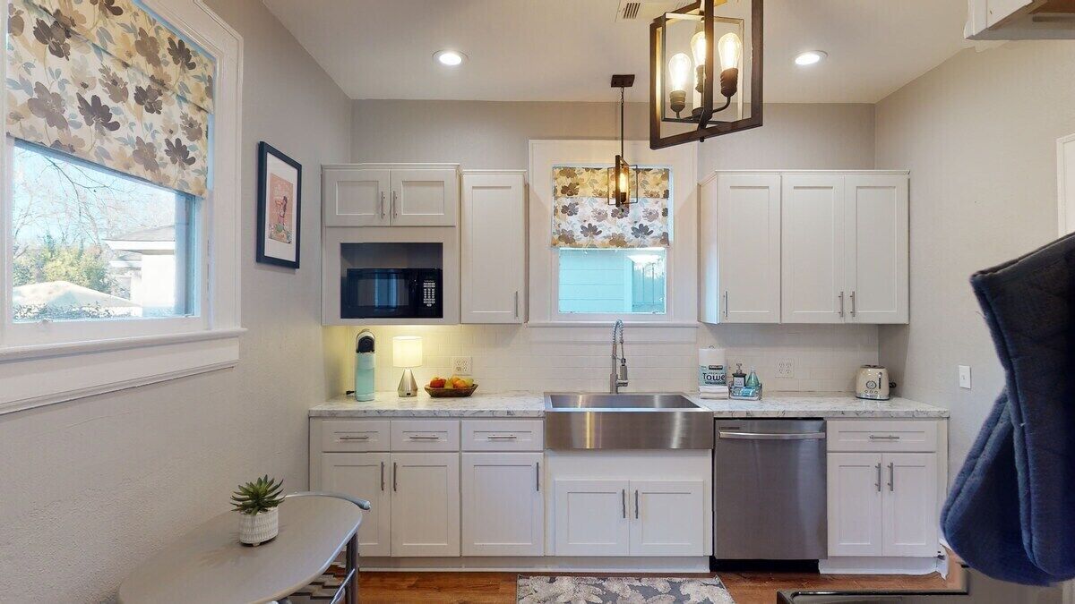 It's so peaceful and less than 2 min to downtown