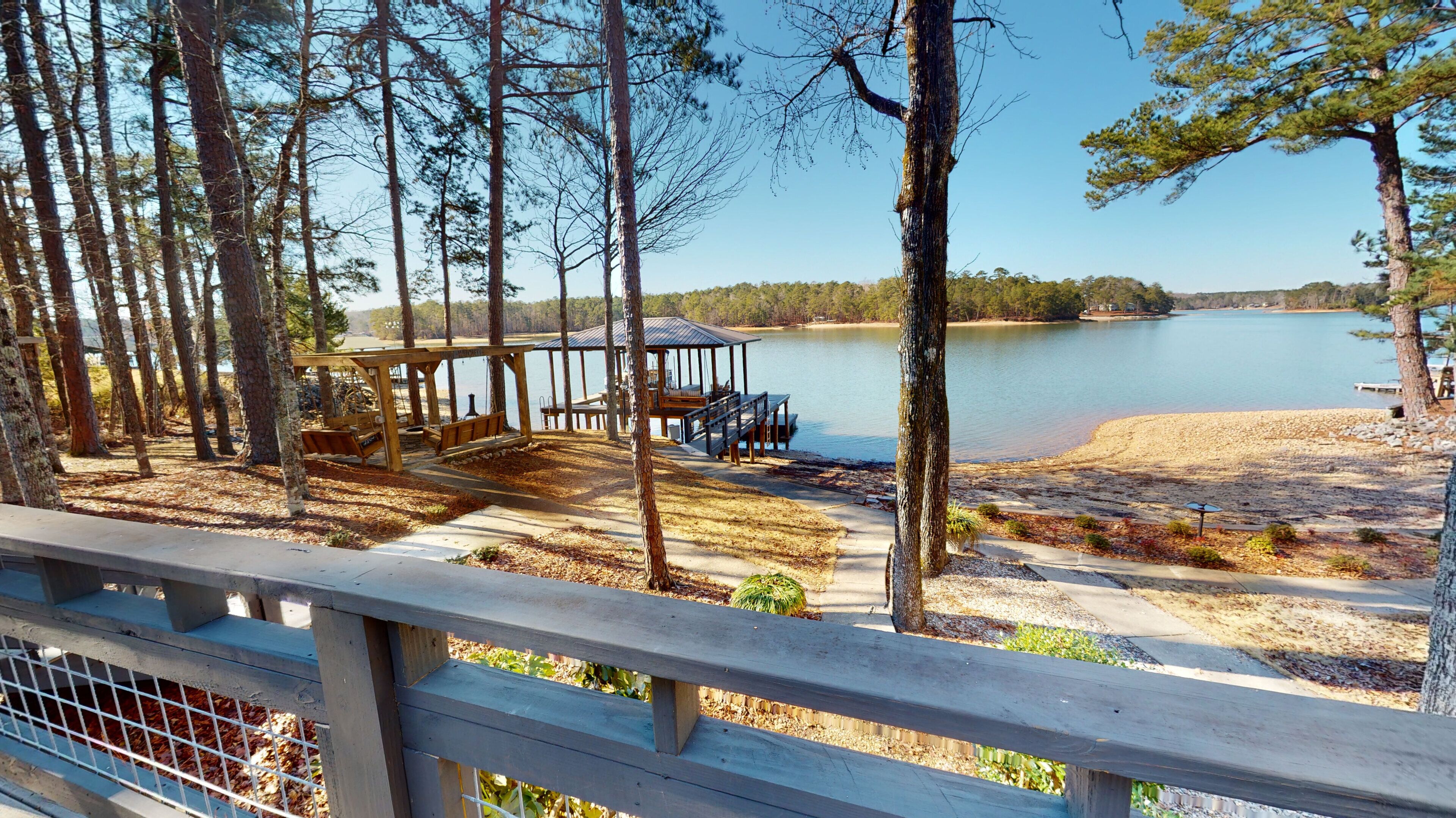 Lake Martin Oasis on Nero's Point, sleeps 15!