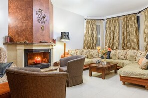 Classic Villa | Living area
