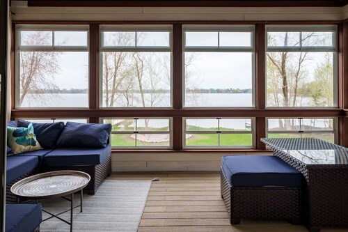Lake life near the cities! Kayak, swim, fish, relax.