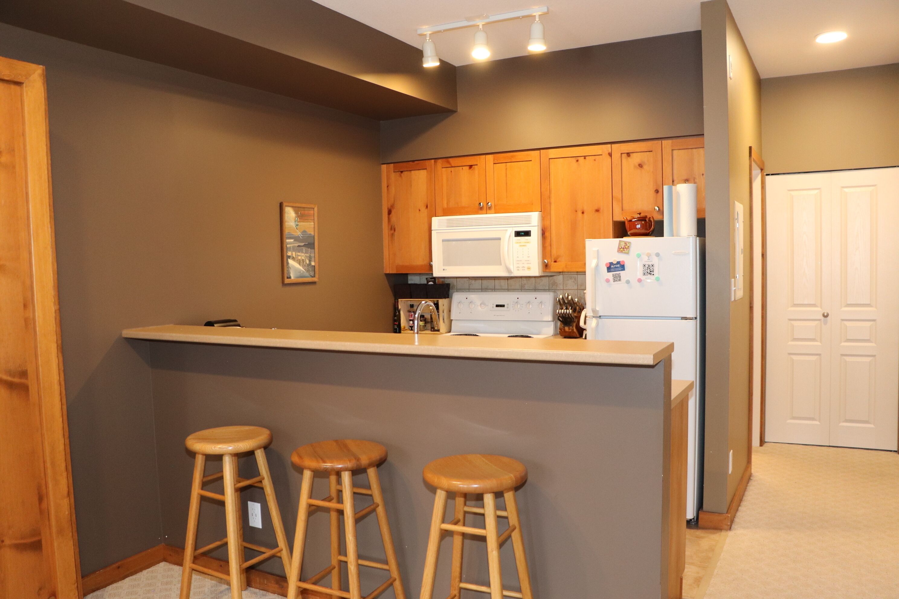 Fully Equipped Studio Right at Chairlift!  An amazing Ski In/Out Location!