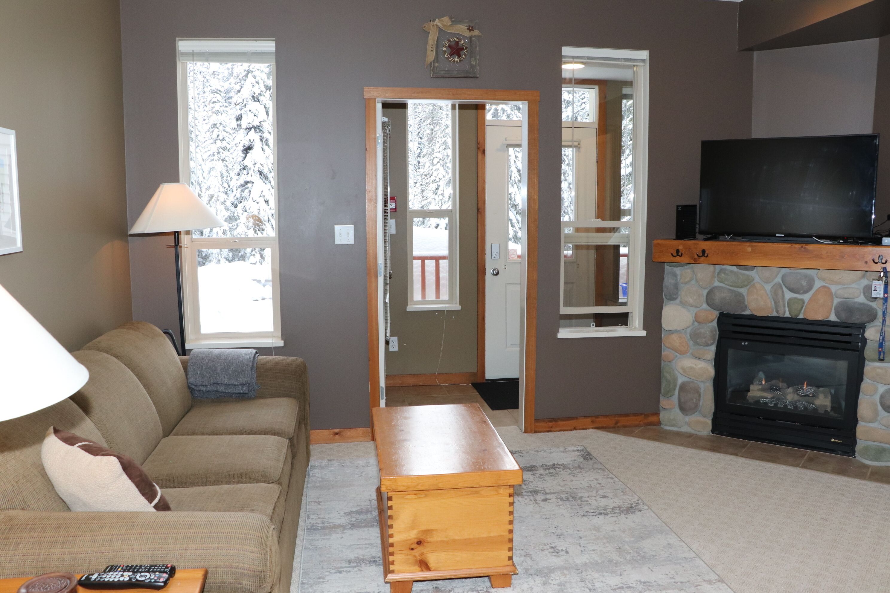 Fully Equipped Studio Right at Chairlift!  An amazing Ski In/Out Location!