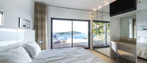 4 bedrooms, WiFi, bed sheets