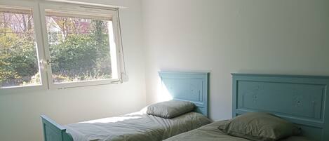 3 slaapkamers, reisbedje, gratis wifi, beddengoed