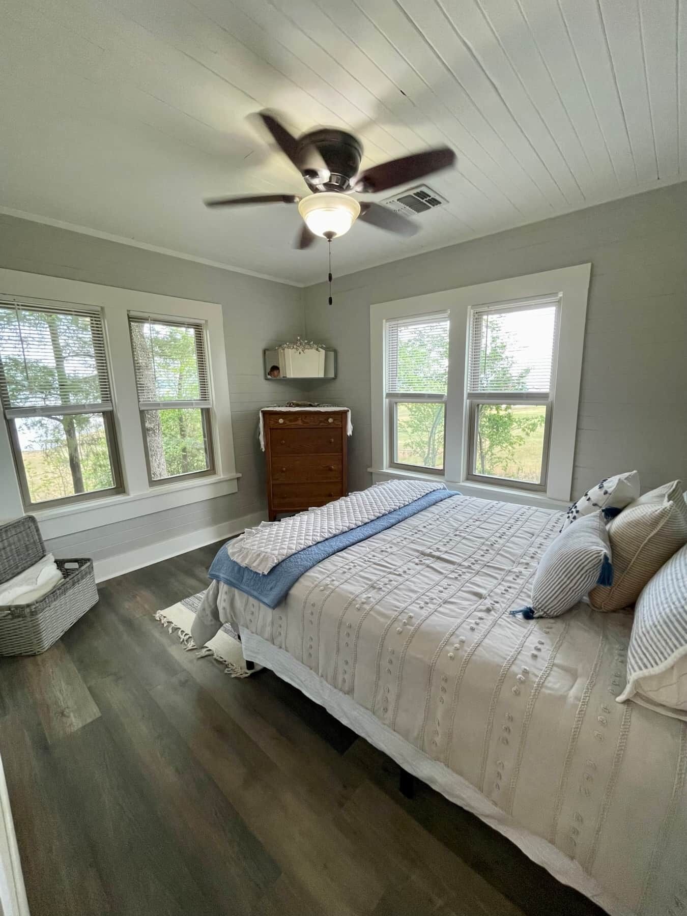 2 bedrooms, WiFi (free), bed sheets