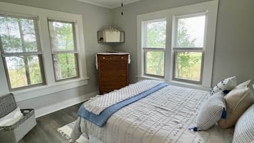 2 bedrooms, WiFi (free), bed sheets