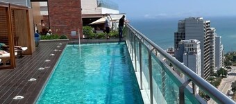 Ocean view! Good location, ideal for couples or small families 