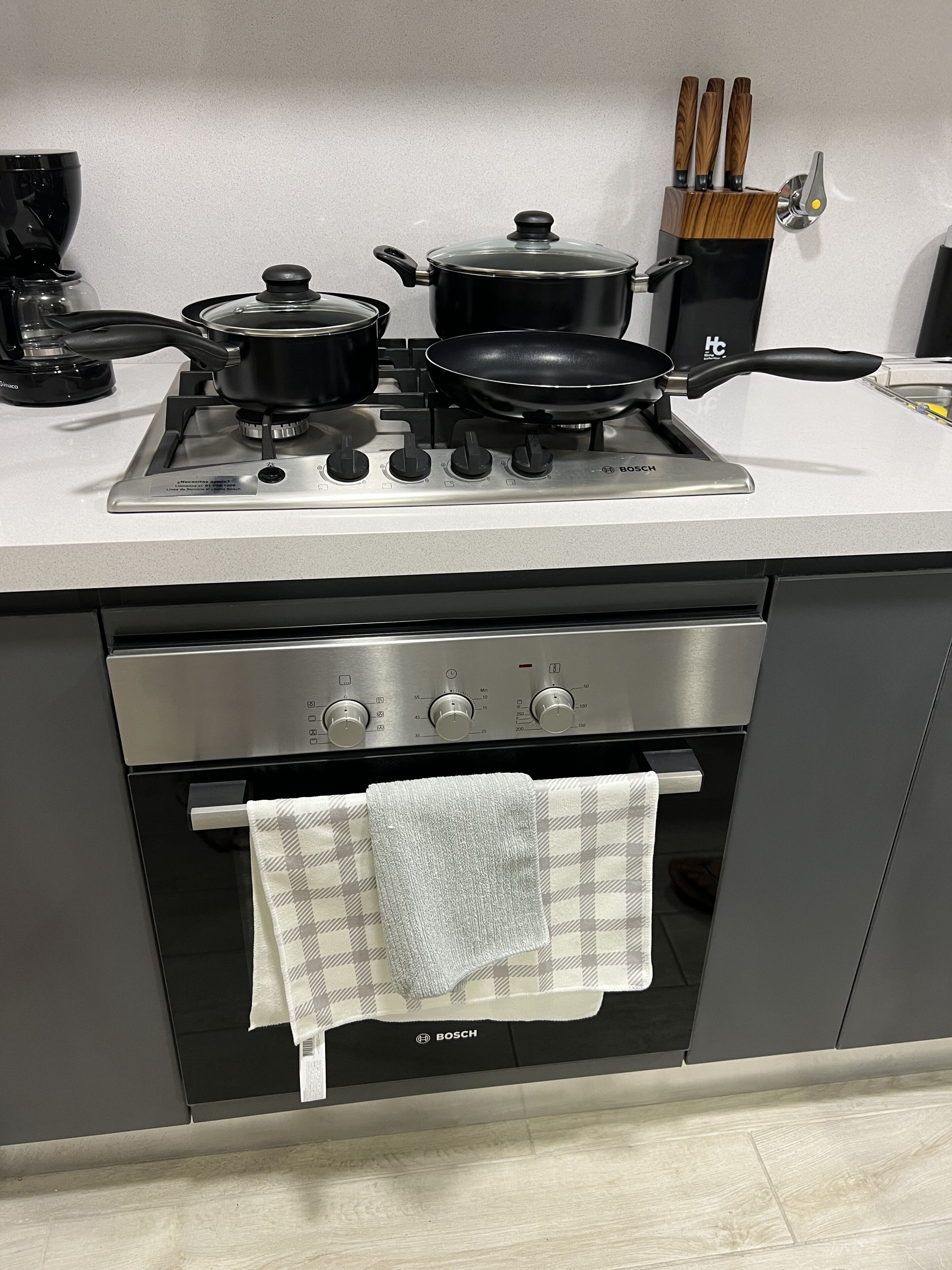 Modern premiere apartment, with ocean views!