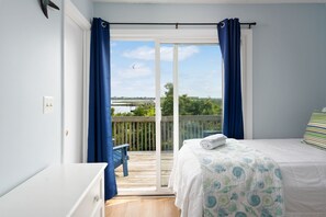 3 bedrooms, travel crib, WiFi, bed sheets