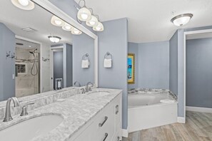 Bruser, boblebadekar, hårtørrer, håndklæder