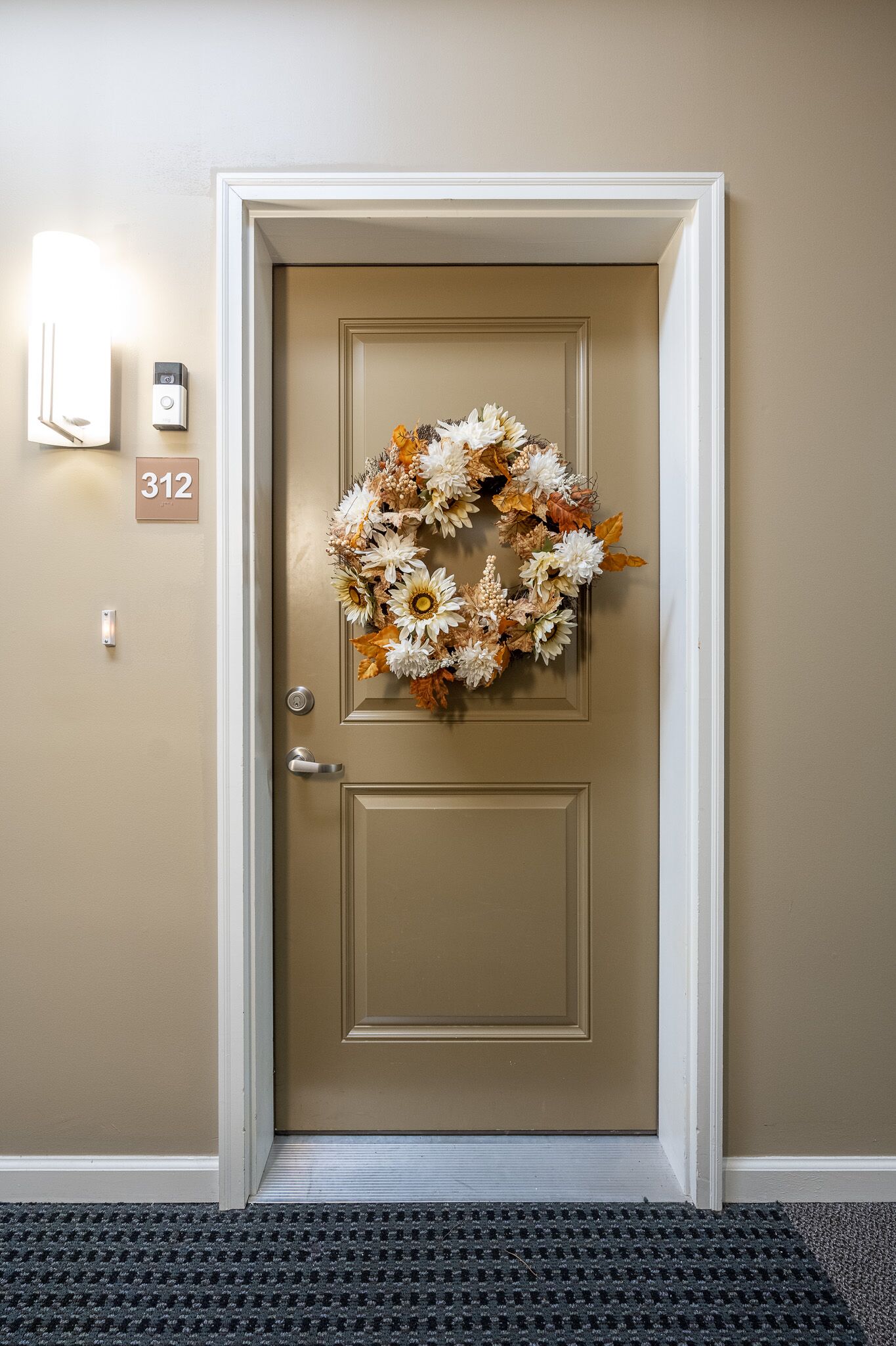 1BD 1BA w/ King Bed/ Heart of Indy/Free Parking