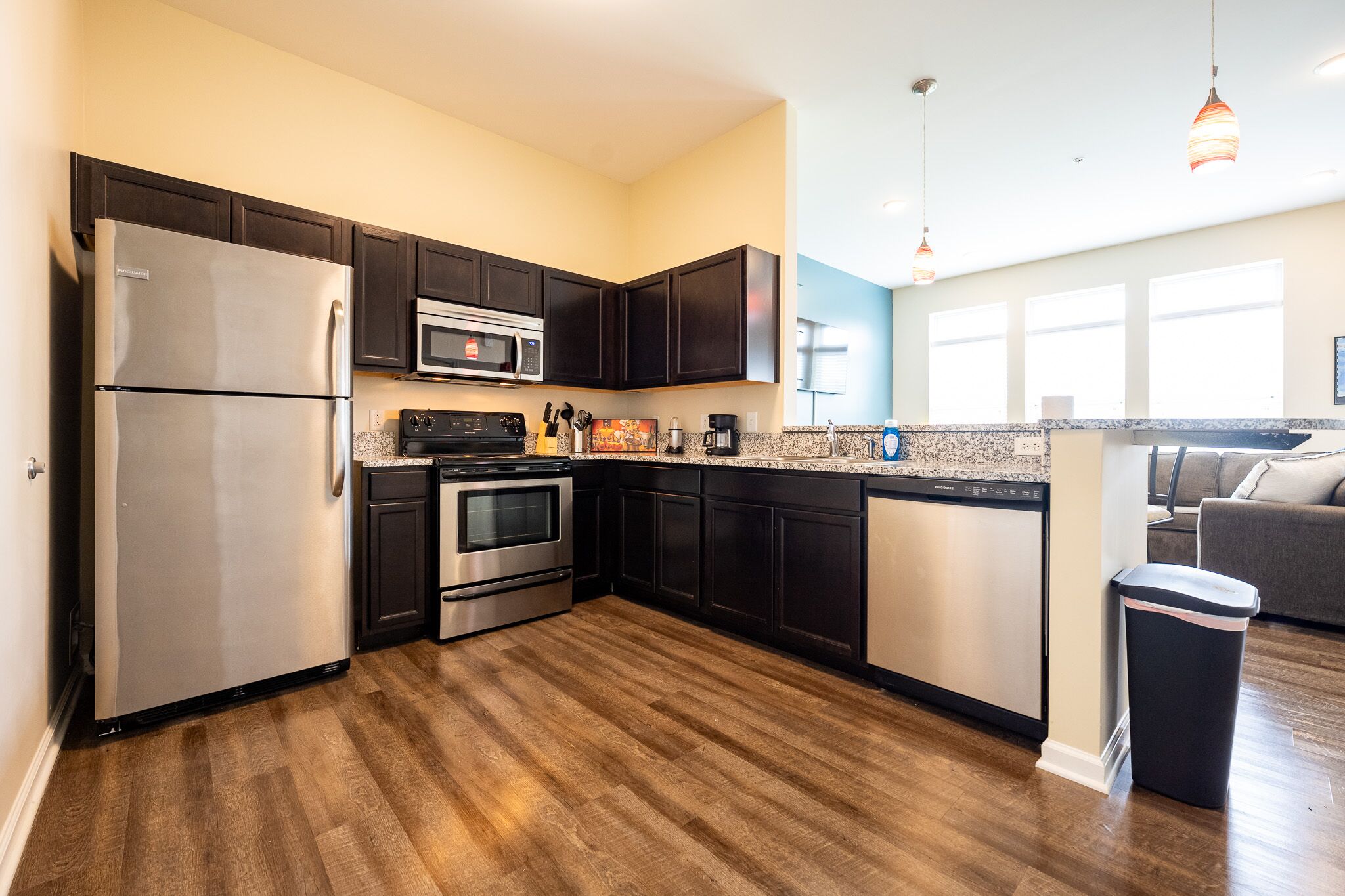 1BD 1BA w/ King Bed/ Heart of Indy/Free Parking