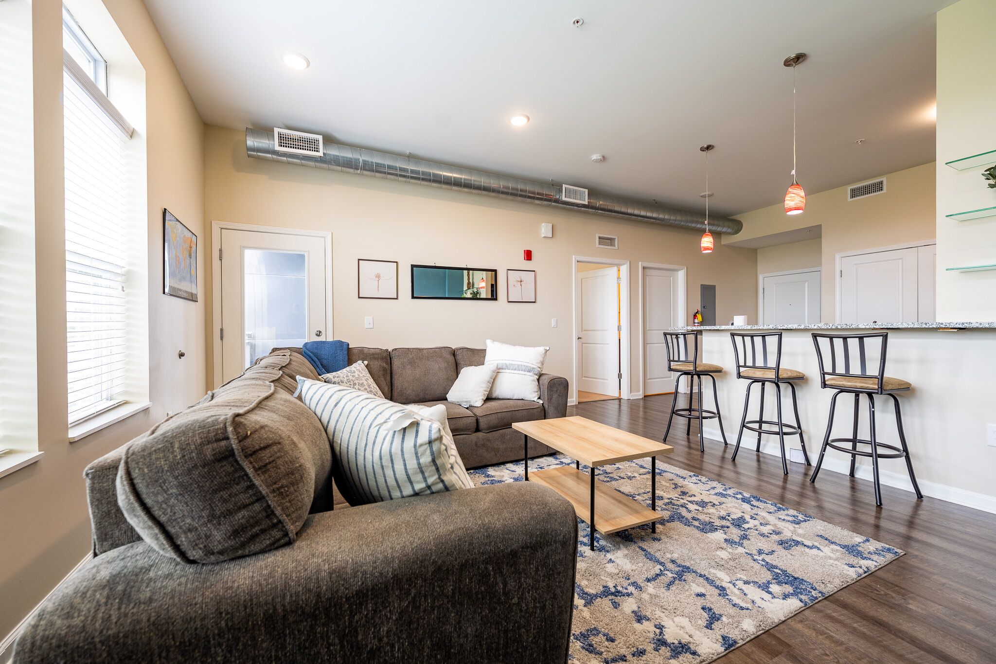 1BD 1BA w/ King Bed/ Heart of Indy/Free Parking