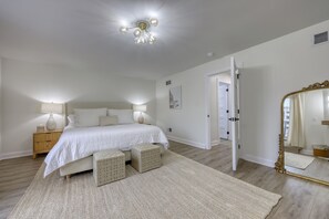 3 bedrooms, iron/ironing board, WiFi, bed sheets - Deluxe Downtown Lancaster 3BD - Rooftop & Parking (Lancaster)