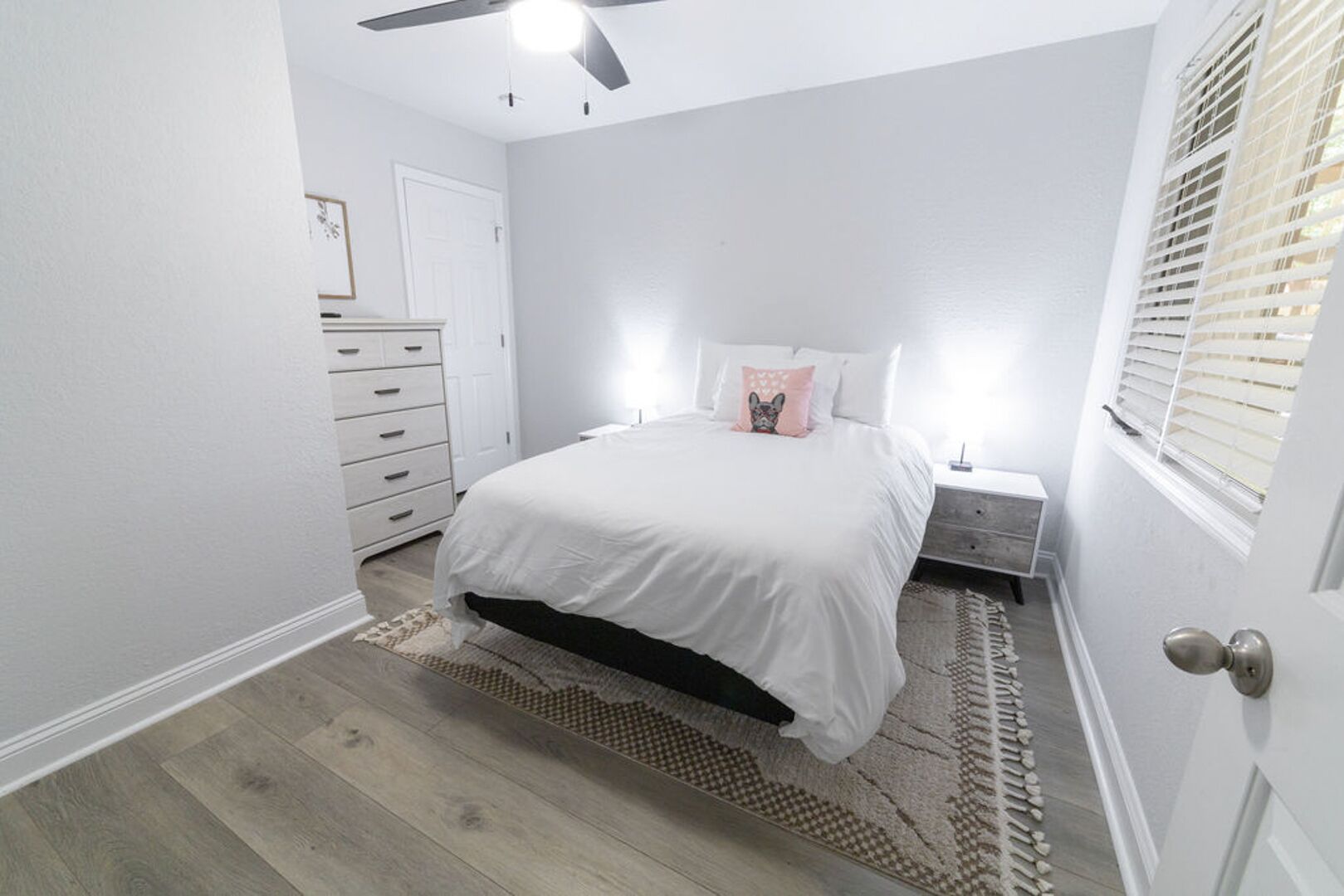 Amelia's Apartment 2b/1ba Wi-Fi, TV, Kitchen, W/D, Patio