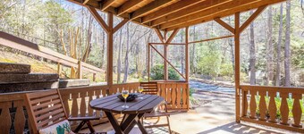 Amelia's Apartment 2b/1ba Wi-Fi, TV, Kitchen, W/D, Patio