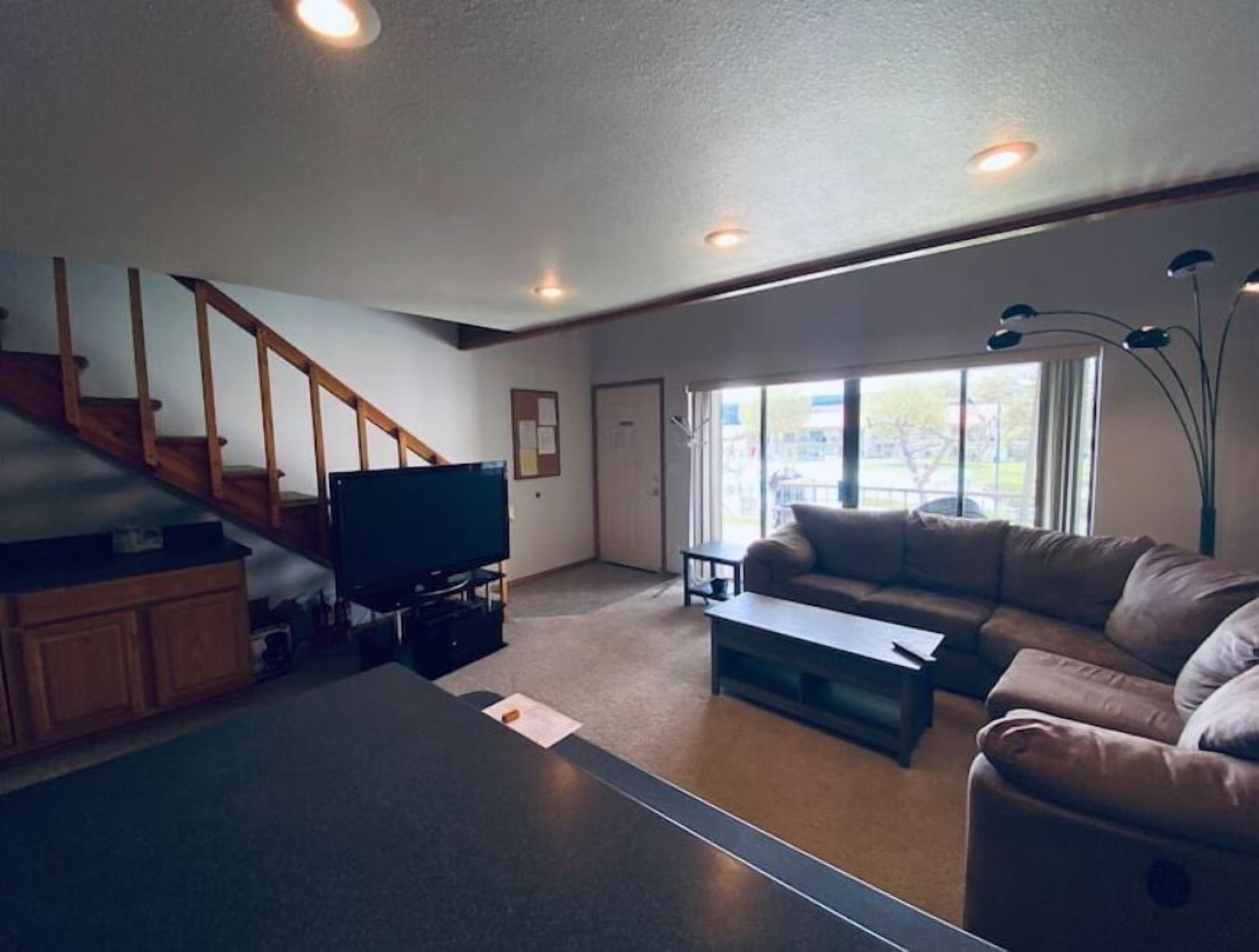 #6 2BR Condo near Lrg pool & shuttle to Gorge Amp-book separately