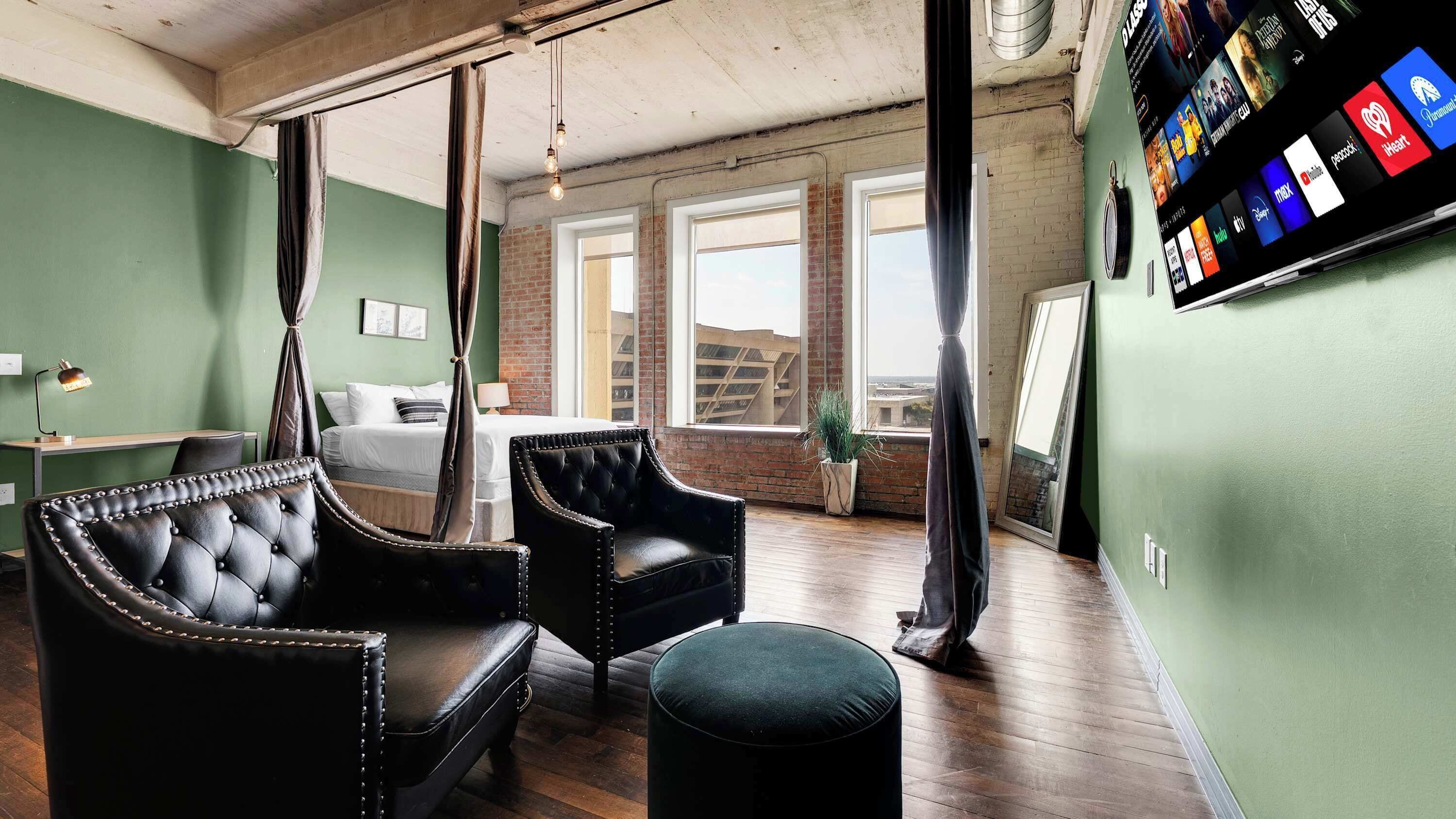 3 bedrooms, iron/ironing board, travel cot, WiFi