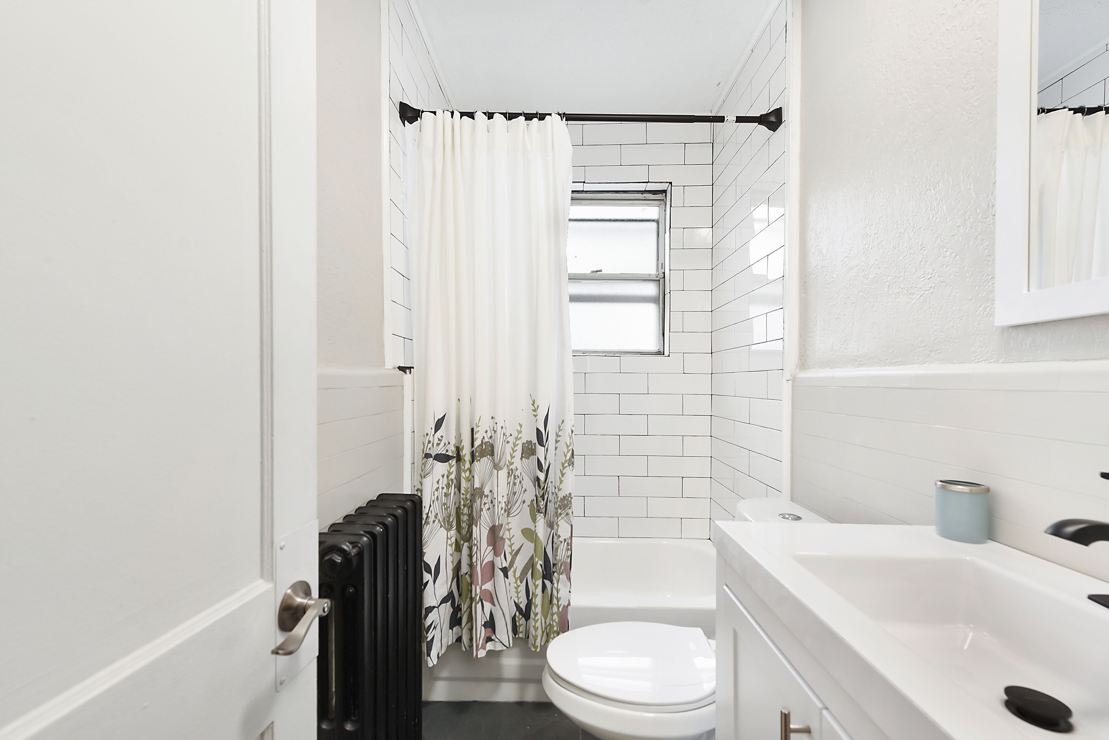 ~Little Italy Bloomfield One Bedroom~