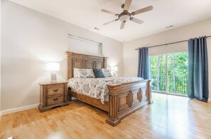 Room - Papa’s Lake House on Lake Keowee with a dock, private cove (Seneca)