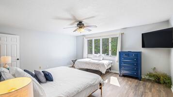 3 bedrooms, iron/ironing board, free WiFi, bed sheets