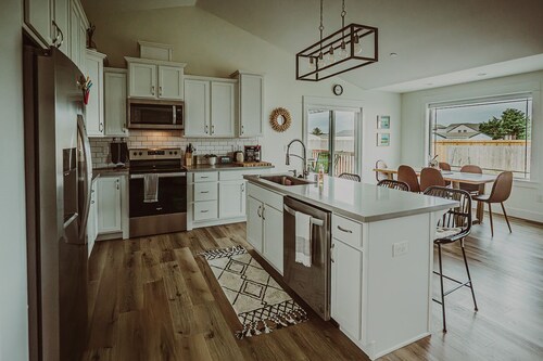 Adventurer Beach House, family-friendly retreat