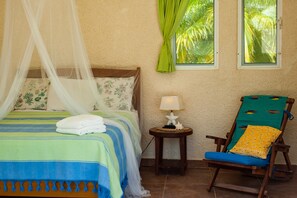 3 bedrooms, in-room safe, free WiFi, bed sheets - Yum Botic Villa, Costa Maya Mahahual Mexico  -100 feet from beach!  home house (Mahahual)