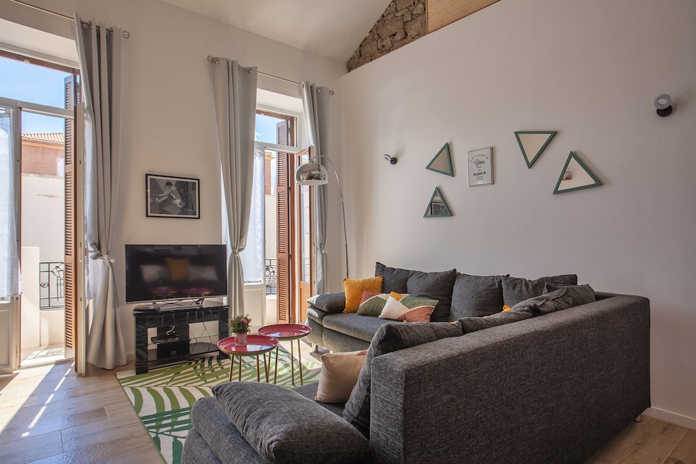 Villa Sandrine T3 in the center of Calvi, with terrace
