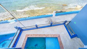 Luxury Villa | Terrace/patio