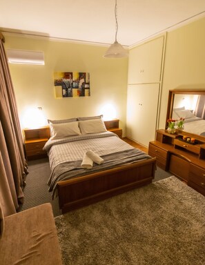 2 Schlafzimmer, Schreibtisch, Bügeleisen/Bügelbrett, kostenloses WLAN